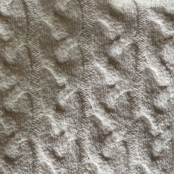 EUC White Cable Knit Sweater - Picture 4 of 5
